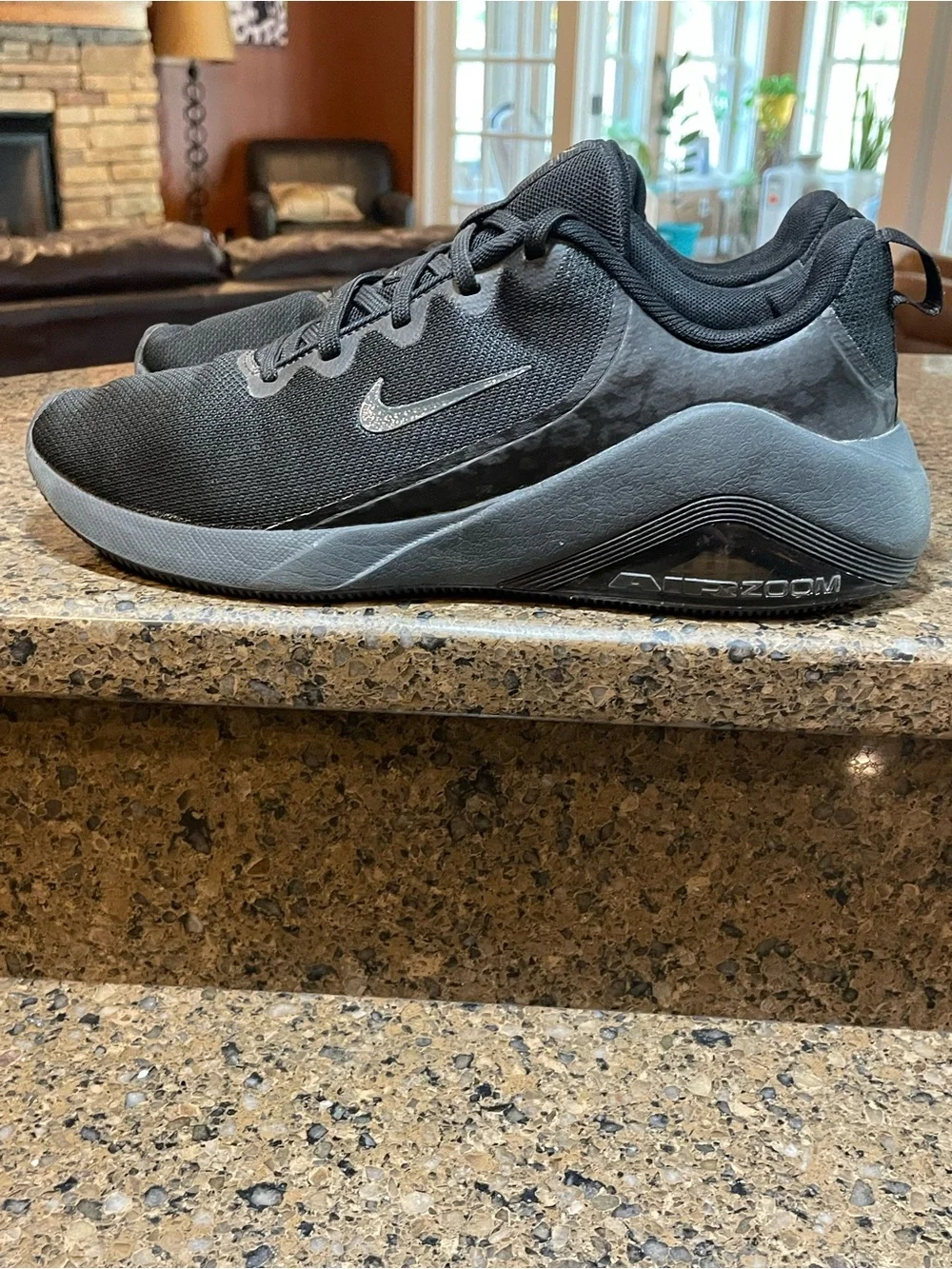 Nike Bella 7 Air Zoom Women’s 8.5 Black & Gray Leopard Print Accent FZ1689-002